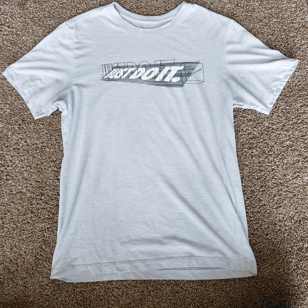 Nike t-shirt